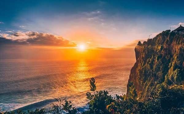 Experience the Magic of Uluwatu Sunset: A Must-See in Bali